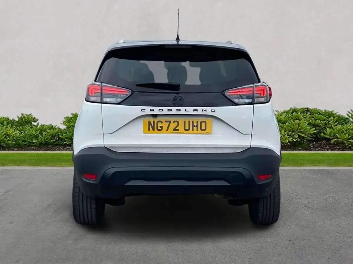 Used Vauxhall Crossland Ultimate 110 HP (80 kW) 2023 White SUV