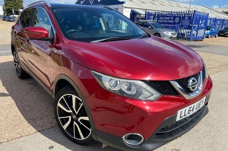 Red Used 2014 Nissan Qashqai Tekna SUV | £6,495 (Good price) - Image 1/1