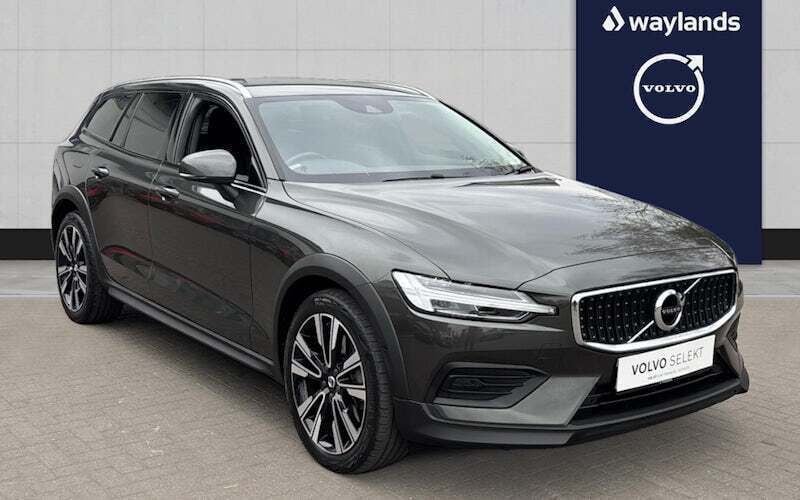 Used 2022 Volvo V60 CC Estate | £30,440 (Fair price) - Image 1/4