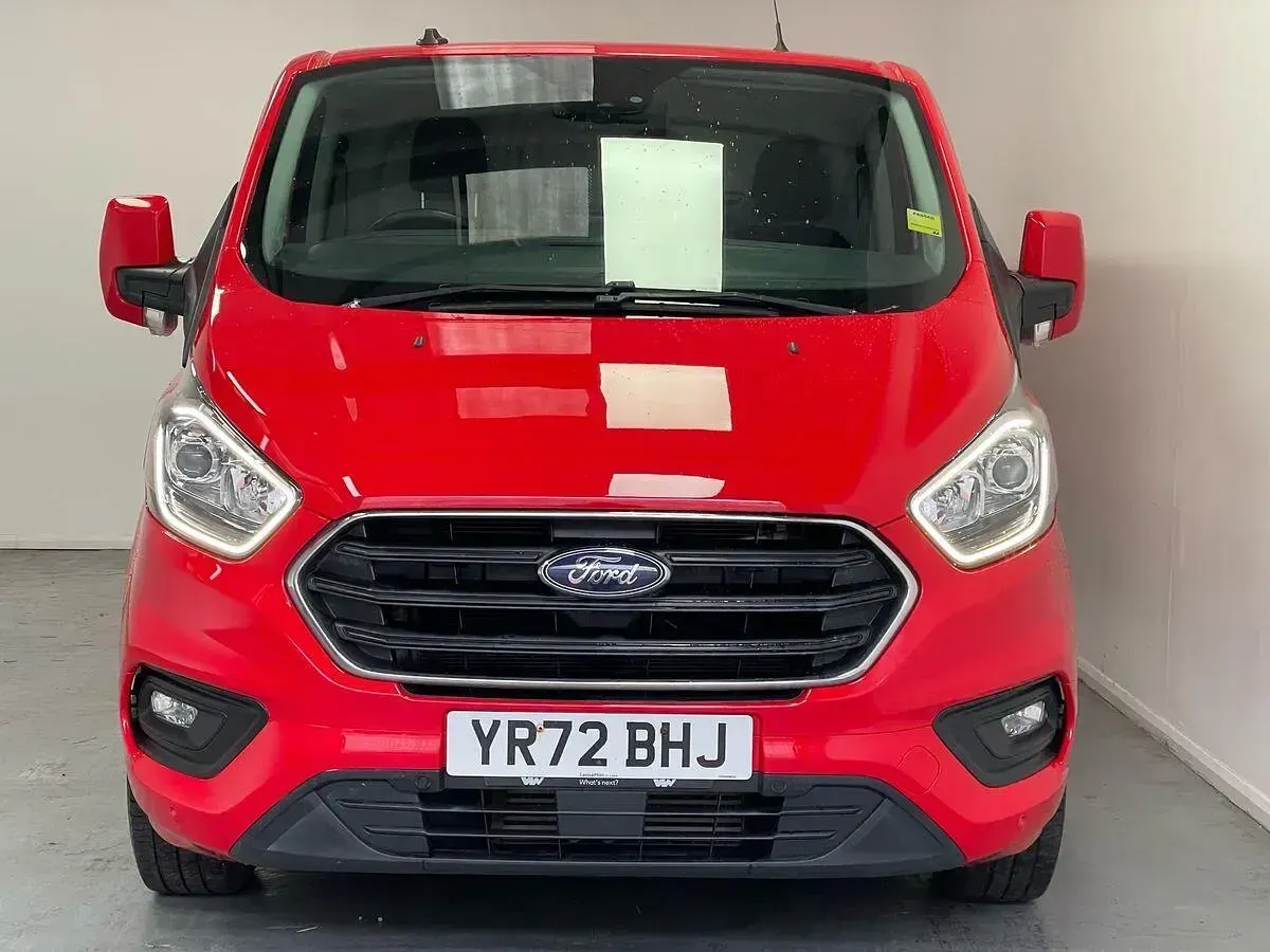 Used Ford Transit Custom Limited 130 HP (95 kW) 2022 Red Van