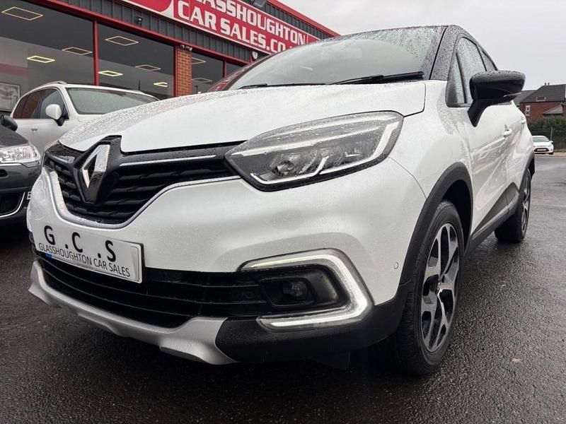 Used Renault Captur GT-Line 90 HP (66 kW) 2019 White/black SUV