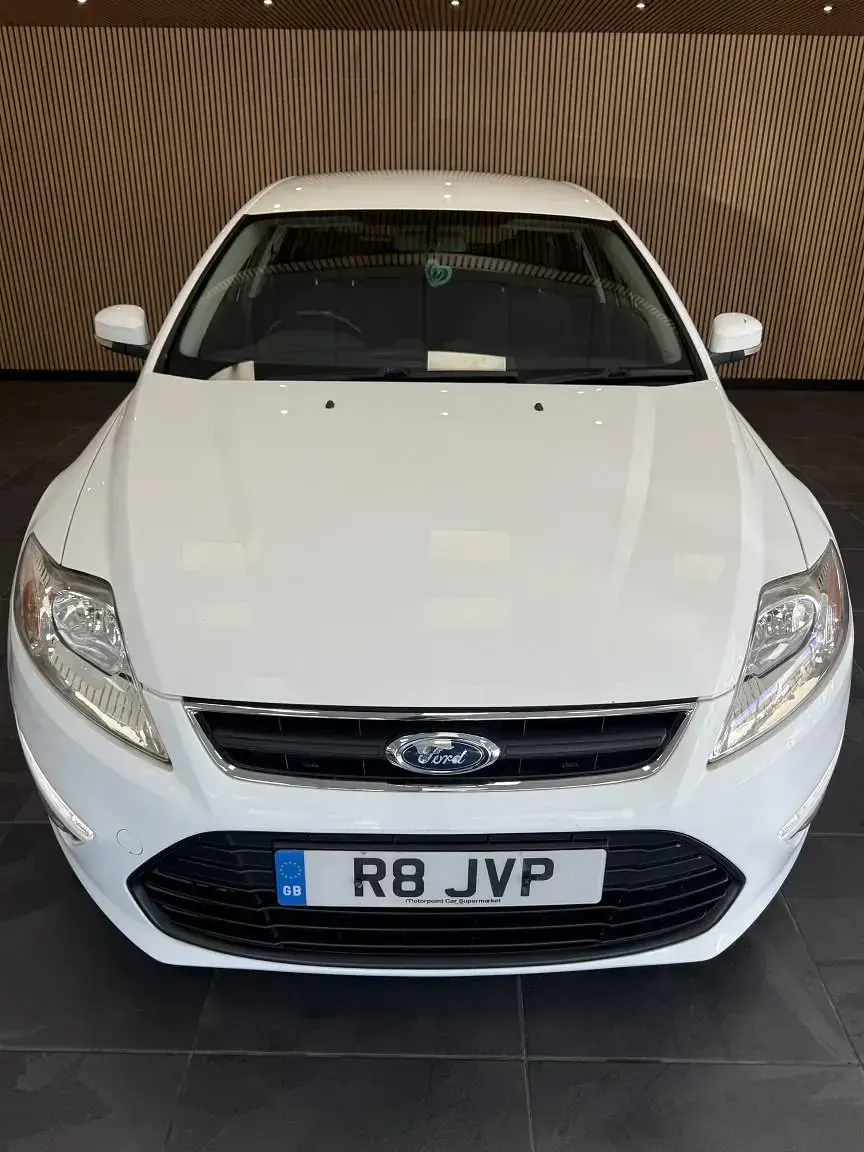 Used Ford Mondeo 138 HP (101 kW) 2013 White Hatchback
