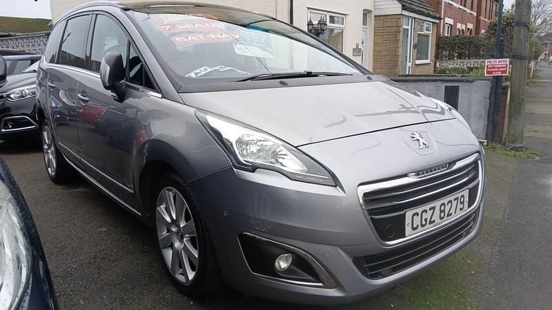 Grey Used 2016 Peugeot 5008 Allure MPV | £6,995 (Fair price) - Image 1/4