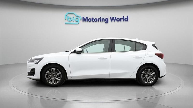 Used Ford Focus Titanium 125 HP (91 kW) 2023 White Hatchback