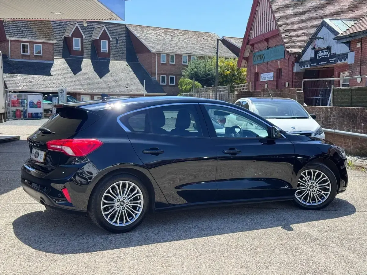 Used Ford Focus Titanium X 125 HP (91 kW) 2020 Black Hatchback
