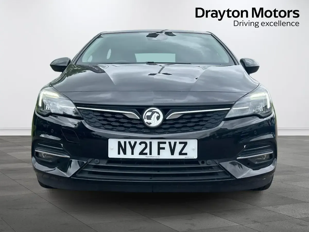 Used Vauxhall Astra Edition 145 HP (106 kW) 2021 Black Hatchback