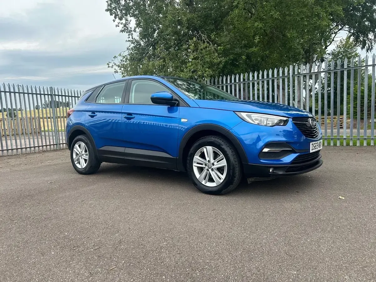 Used Vauxhall Grandland X S 130 HP (95 kW) 2019 Blue SUV