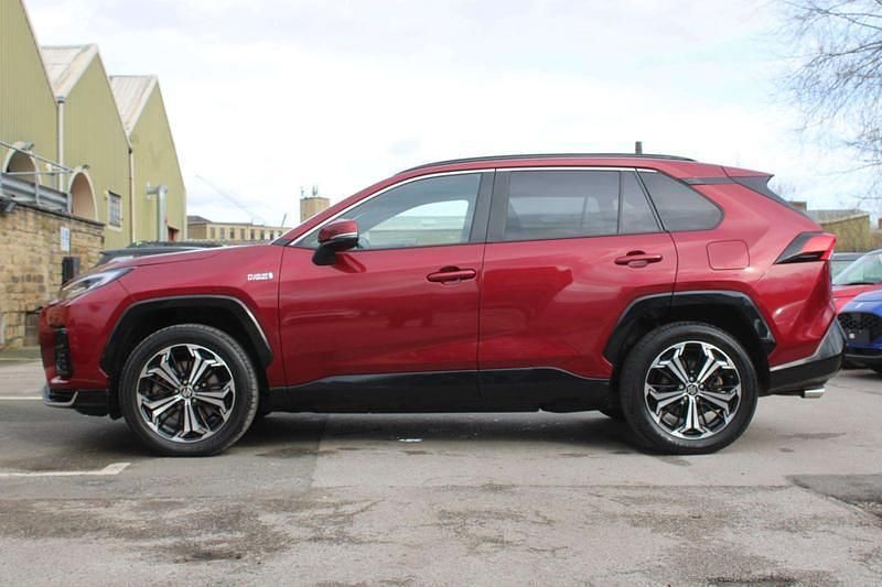 Begagnad Suzuki Across 306 HK (225 kW) 2023 Röd SUV