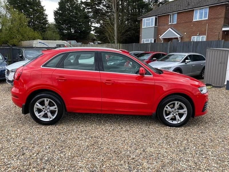 Begagnad Audi Q3 Sport 150 HK (110 kW) 2017 Röd SUV