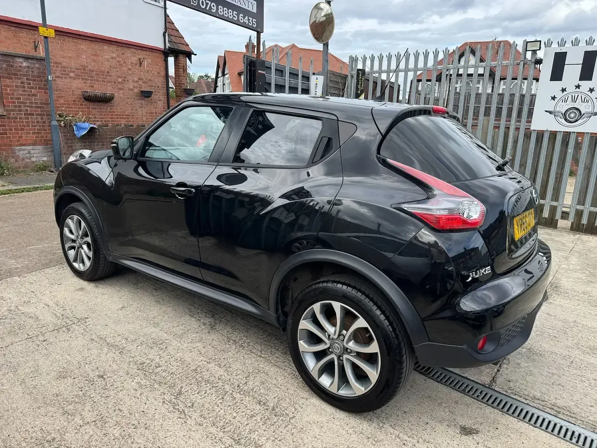 Used Nissan Juke Tekna 117 HP (86 kW) 2016 Black SUV