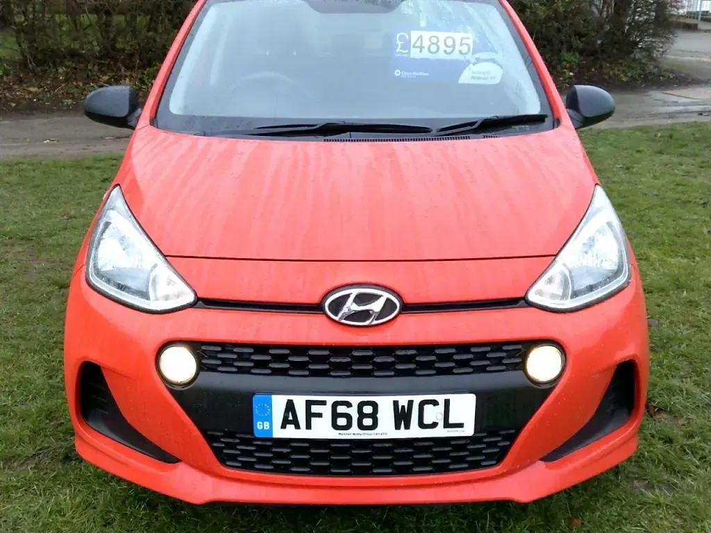 Begagnad Hyundai i10 67 HK (49 kW) 2018 Röd Halvkombi