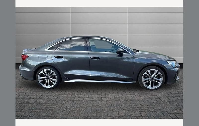Ny Audi A3 S-Line 150 HK (110 kW) 2025 Grå Sedan