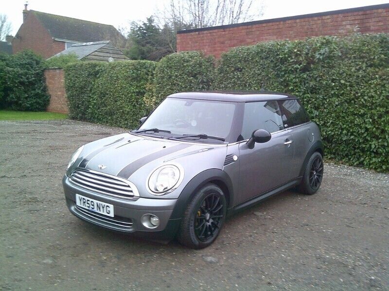 Grey Used 2009 Mini Cooper Hatch Hatchback | £5,995 (Expensive) - Image 1/4
