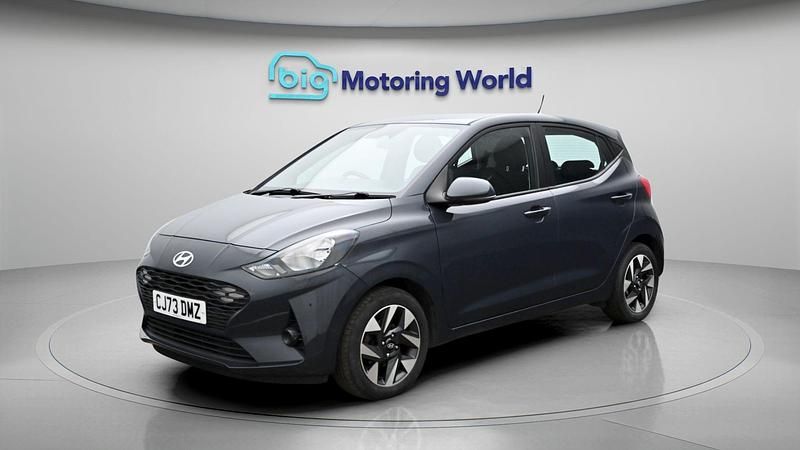 Used Hyundai i10 Advanced 65 HP (47 kW) 2023 Grey Hatchback