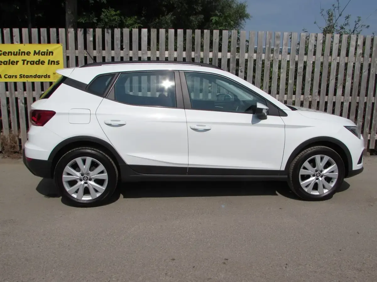 Used Seat Arona SE Technology 95 HP (69 kW) 2018 White SUV