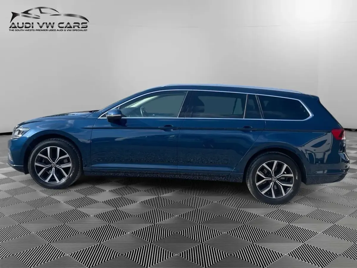 Used VW Passat SEL 150 HP (110 kW) 2022 Blue Estate