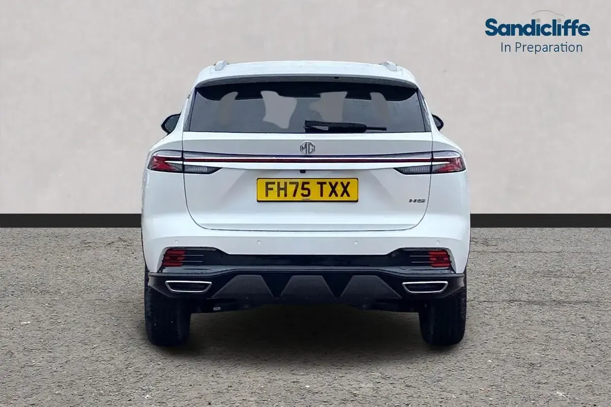 Używany MG HS Trophy 169 KM (124 kW) 2024 Biały SUV