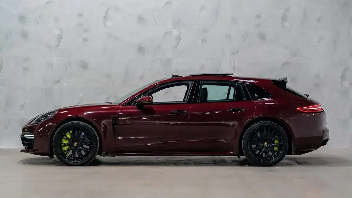 Used Porsche Panamera Sport Turismo 680 HP (500 kW) 2018 Red Estate