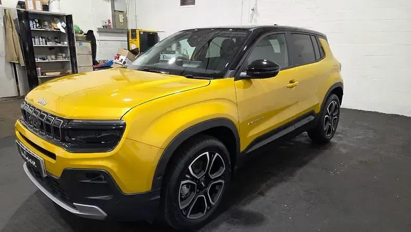 New Jeep Avenger EV Summit 114 kW (156 HP) 2026 Sun yellow with a black roof SUV