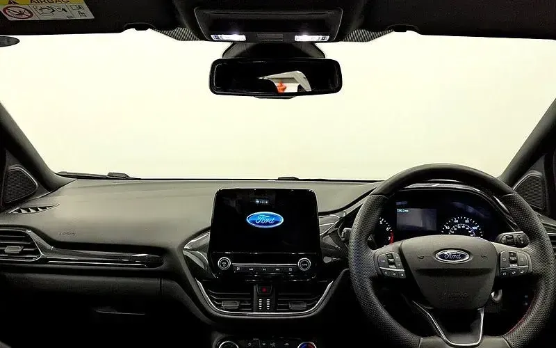 Käytetty Ford Puma ST-Line 125 HP (91 kW) 2023 Musta Katumaasturi