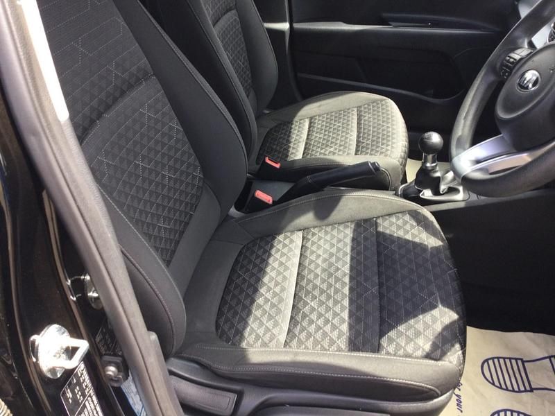 Used Kia Rio 83 HP (61 kW) 2019 Black Hatchback