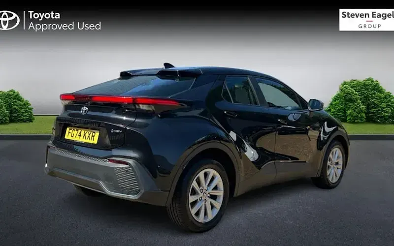 Used Toyota C-HR 140 HP (102 kW) 2026 SUV