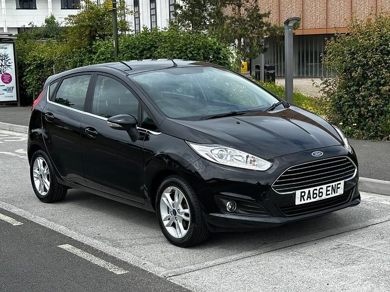 Black Used 2017 Ford Fiesta Zetec Hatchback | £8,295 (Fair price) - Image 1/4