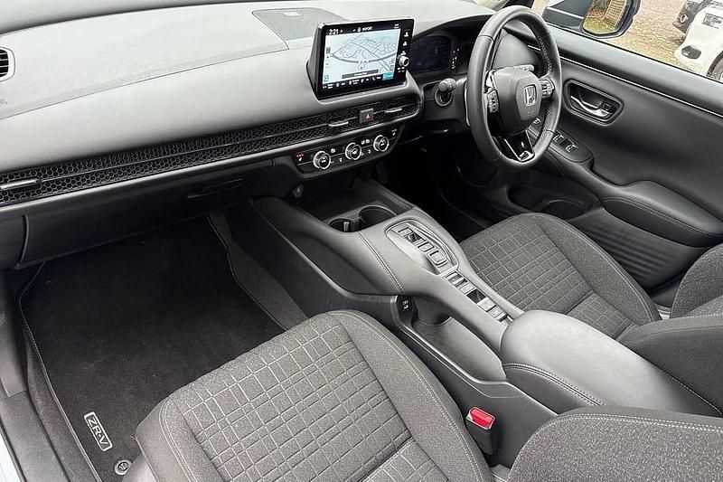 Used Honda ZR-V Elegance 184 HP (135 kW) 2025 Platinum white SUV