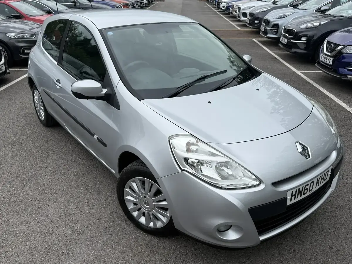 Used Renault Clio 2010 Silver Hatchback