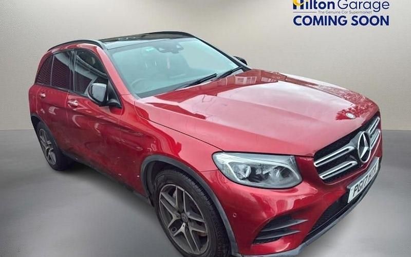 Used Mercedes GLC220 AMG Line Premium 170 HP (125 kW) 2017 Red Estate