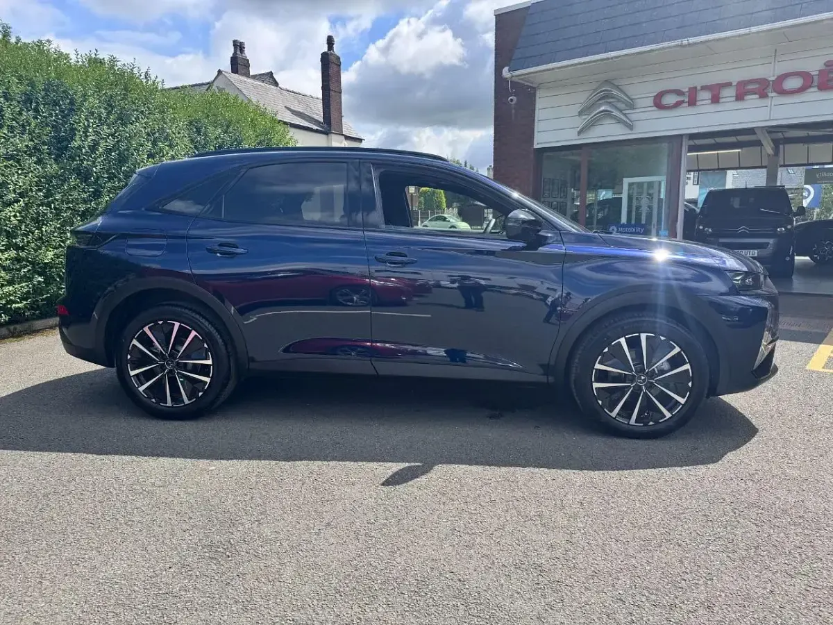 Used DS Automobiles DS7 Crossback 130 HP (95 kW) 2025 Blue SUV