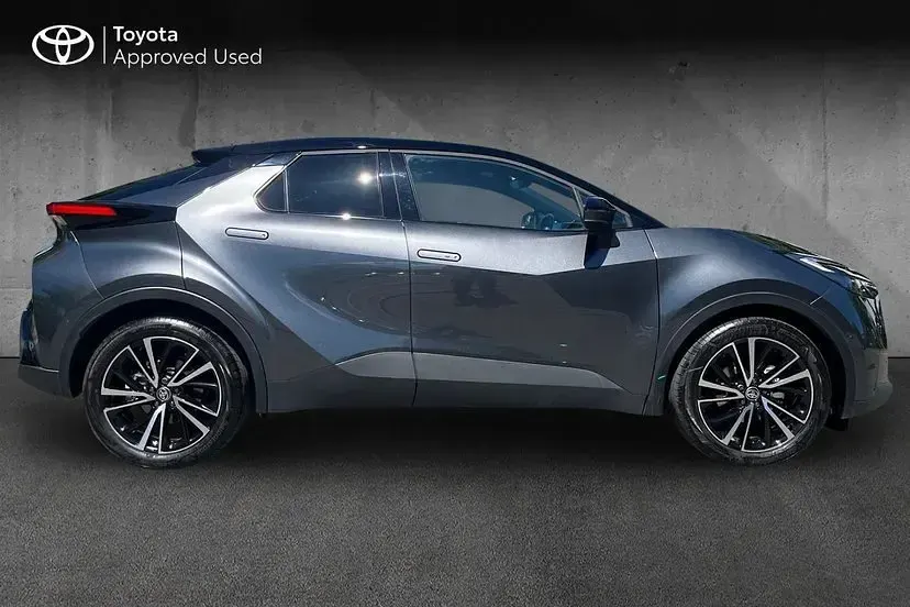 Used Toyota C-HR 140 HP (102 kW) 2026 Ash grey with black roof SUV