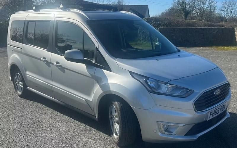 Used Ford Tourneo Titanium 120 HP (88 kW) 2021 Estate
