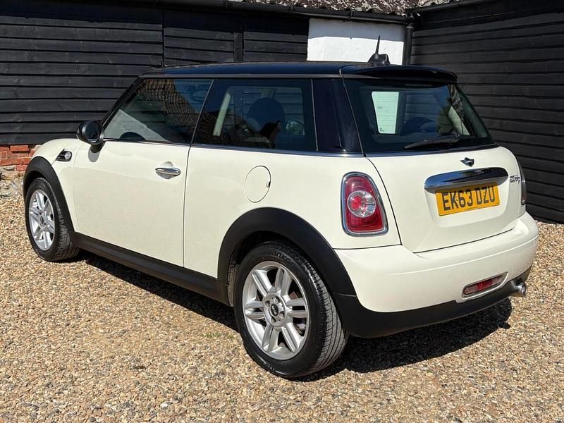 Used Mini Cooper D Hatch 2013 White Hatchback