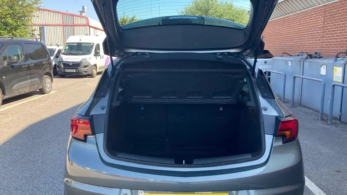 Used Vauxhall Astra Elite 145 HP (106 kW) 2021 Grey Hatchback