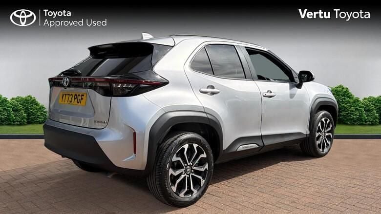 Used Toyota Yaris Hybrid Design 116 HP (85 kW) 2023 Estate