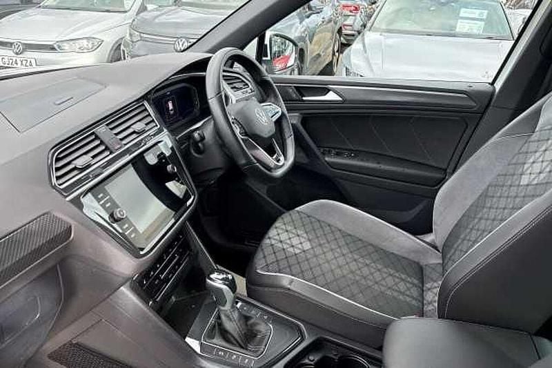 Used VW Tiguan R-line 150 HP (110 kW) 2023 White SUV