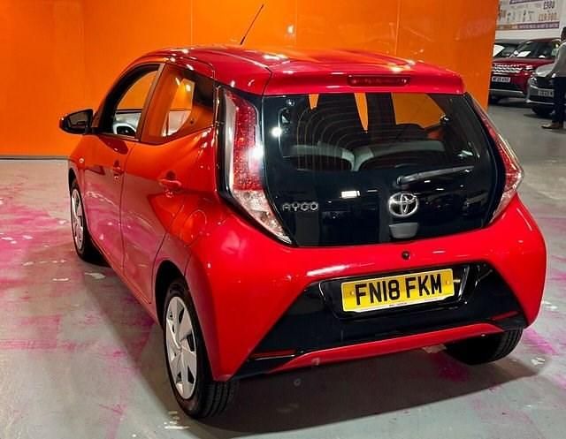 Used Toyota Aygo X-play 68 HP (50 kW) 2018 Red Hatchback