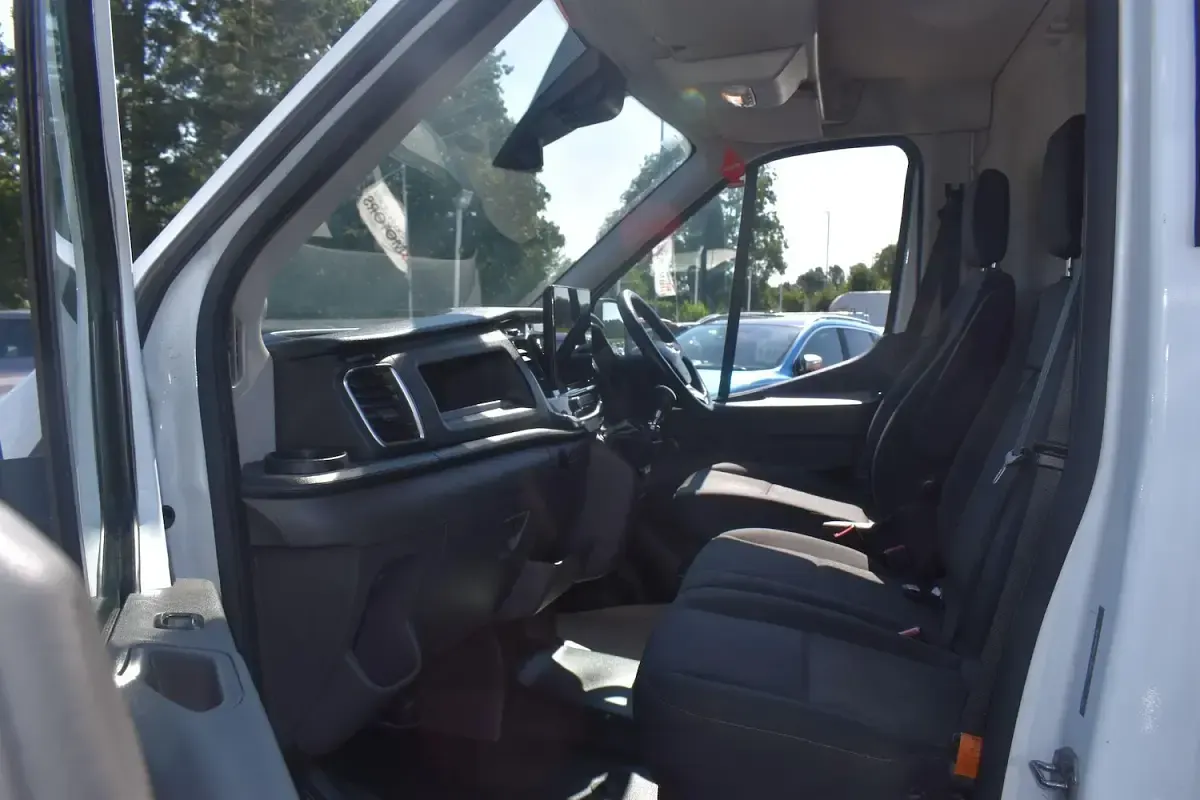 Used Ford Transit Trend 130 HP (95 kW) 2023 White Van