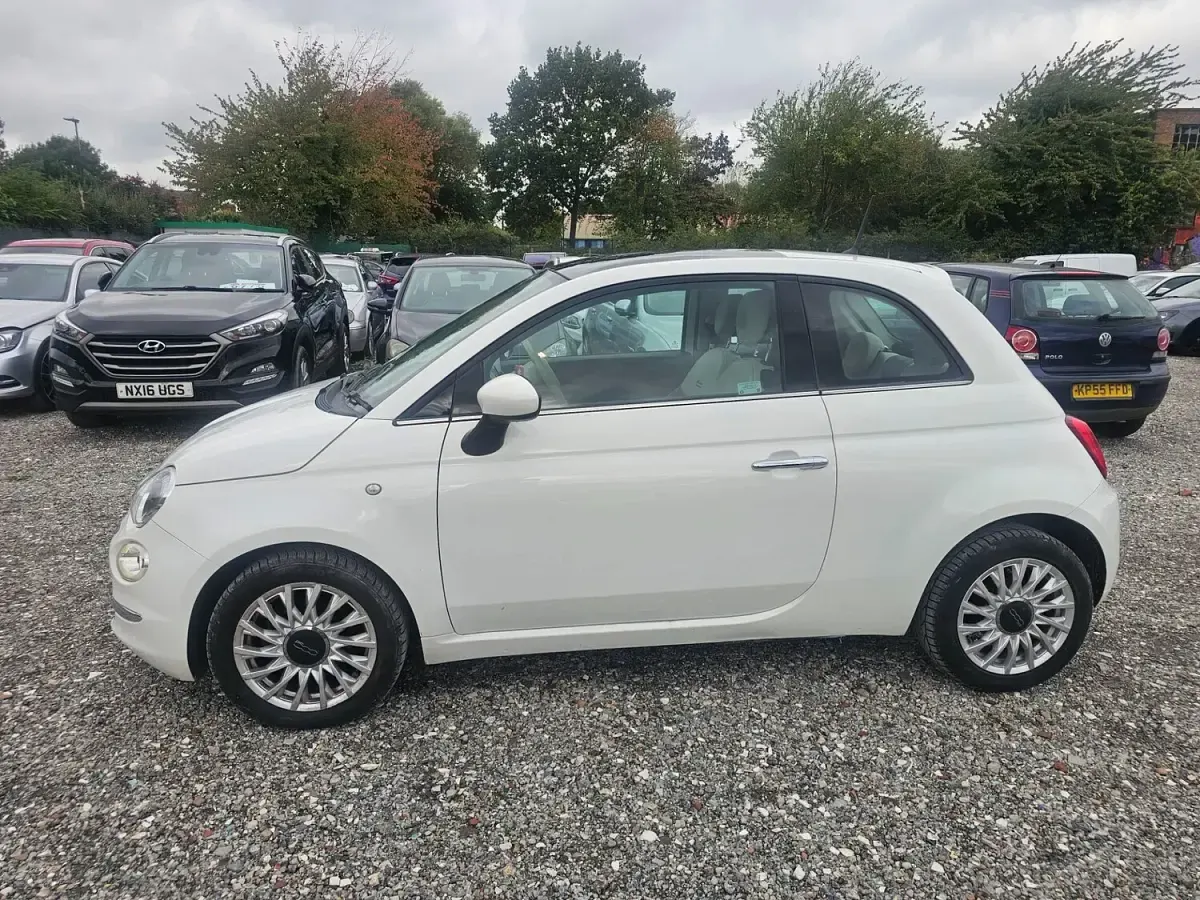 Used Fiat 500 Lounge 69 HP (50 kW) 2015 White Hatchback