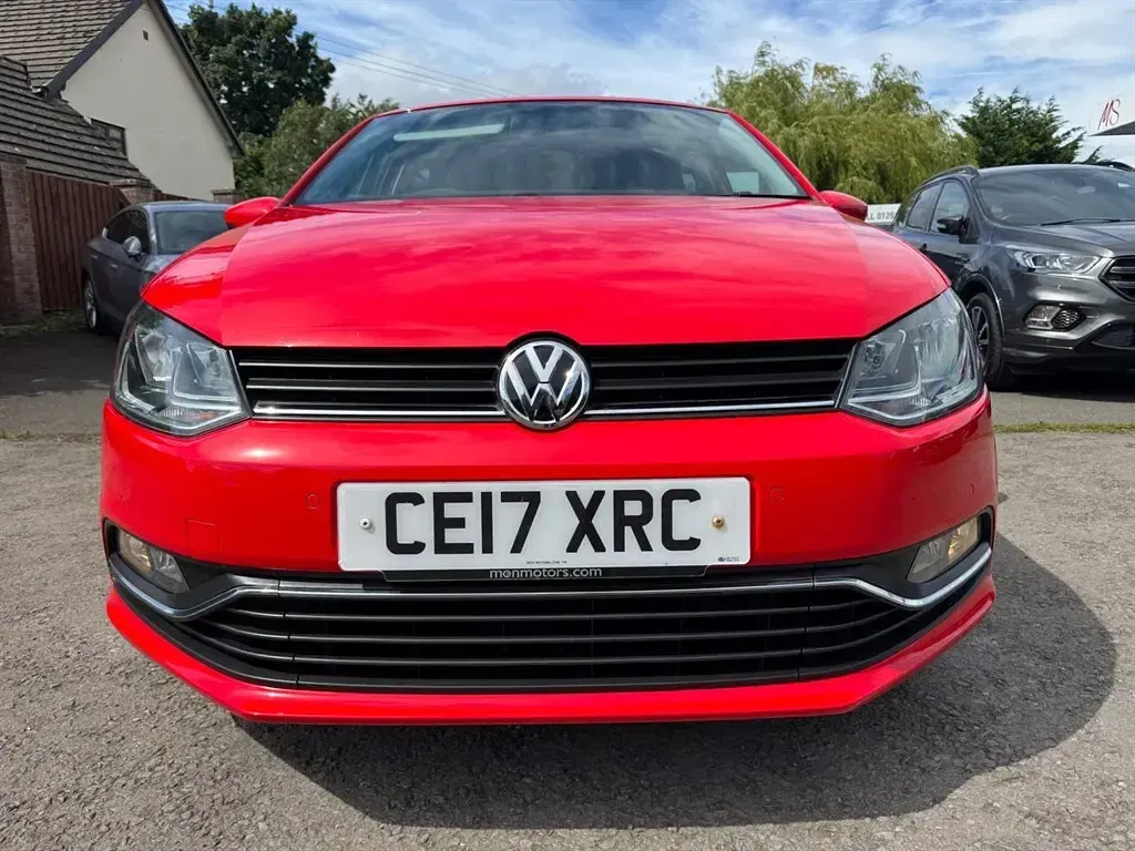 Used VW Polo Match 90 HP (66 kW) 2017 Red Hatchback