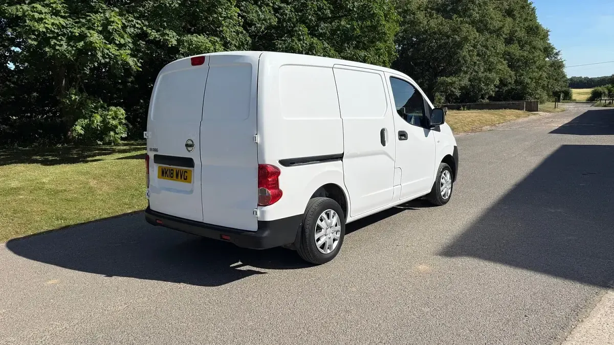 Used Nissan NV200 Acenta 90 HP (66 kW) 2018 White MPV