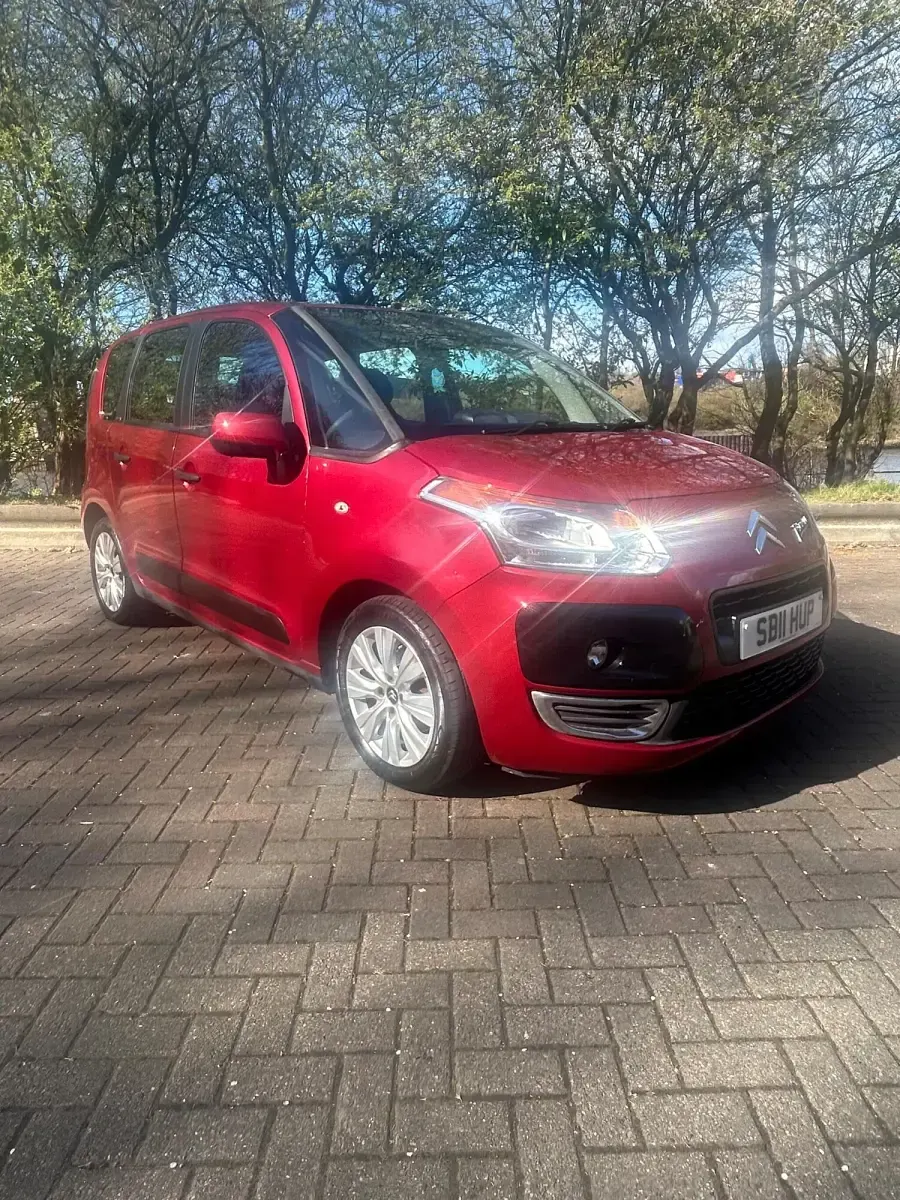 Used Citroën C3 Picasso 115 HP (84 kW) 2011 Red MPV
