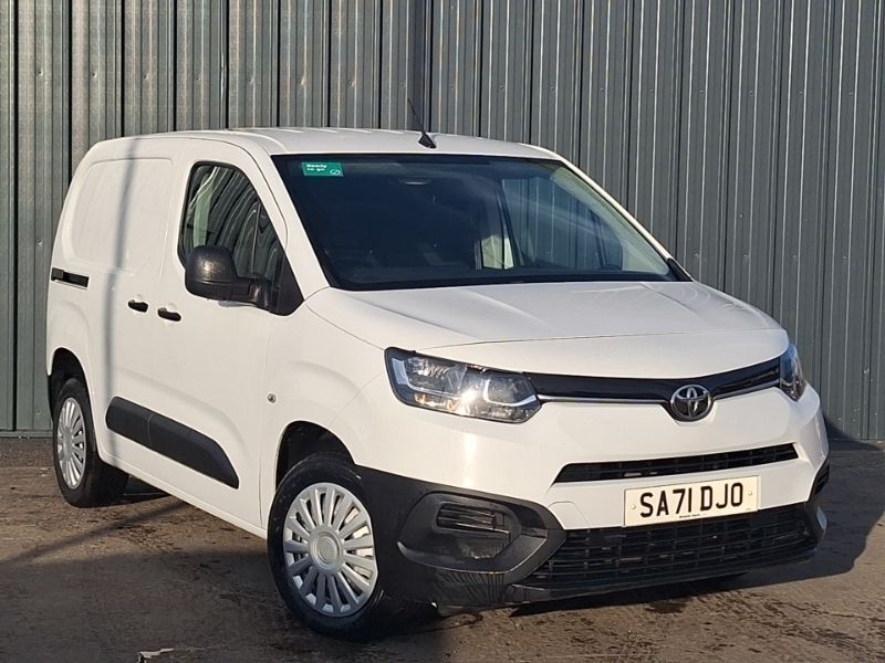 White Used 2021 Toyota Proace Active Van | £9,998 (Fair price) - Image 1/4