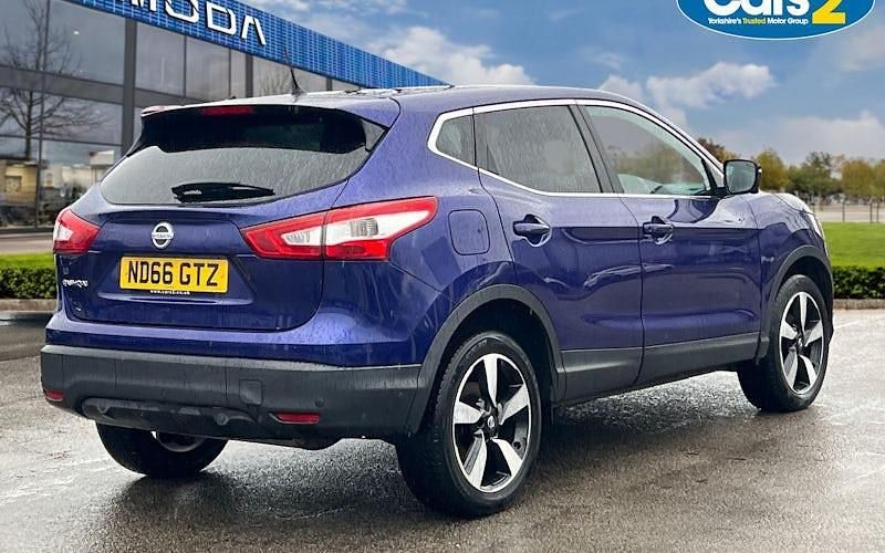 Used Nissan Qashqai N-Connecta 131 HP (96 kW) 2016 Blue SUV