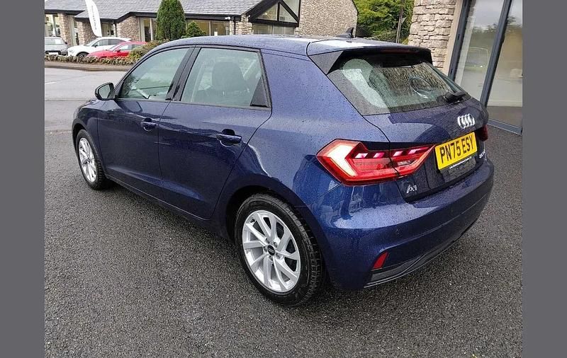 Usado Audi A1 Sport 94 CV (69 kW) 2025 Azul SUV