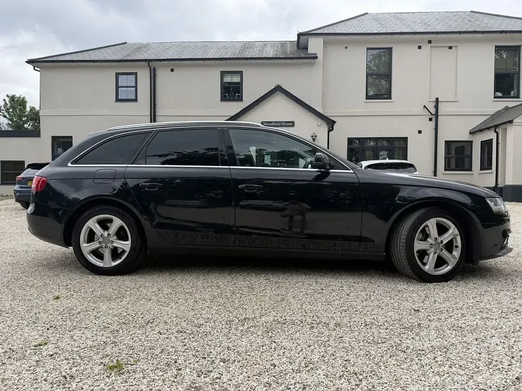 Usado Audi A4 Design 143 CV (105 kW) 2012 Negro Familiar