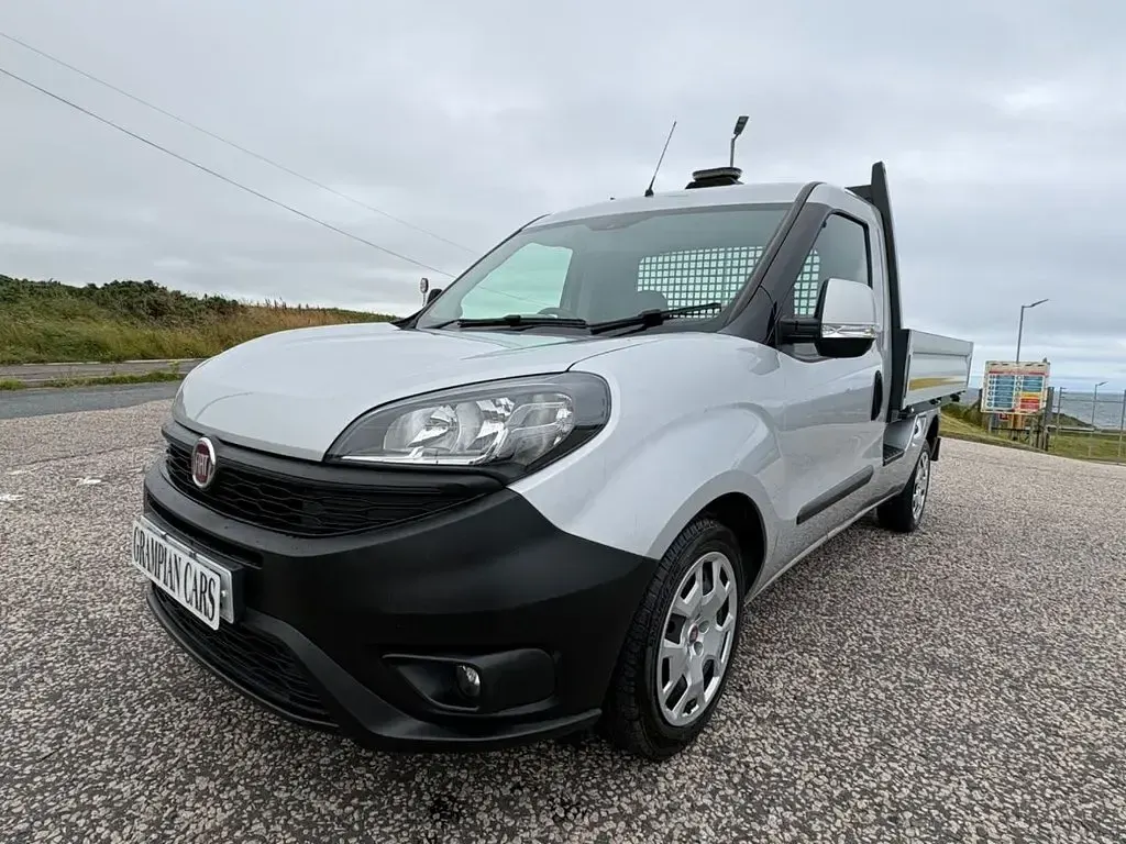 Used Fiat Doblò S 105 HP (77 kW) 2020 Grey