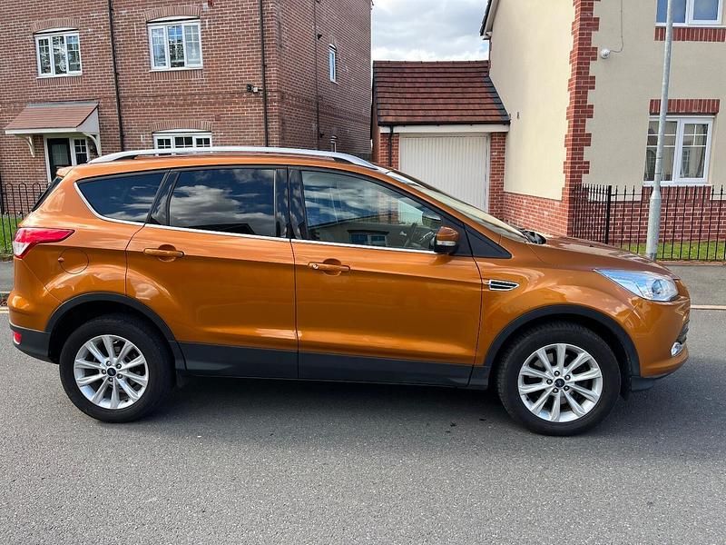 Used Ford Kuga Titanium 150 HP (110 kW) 2015 Orange SUV