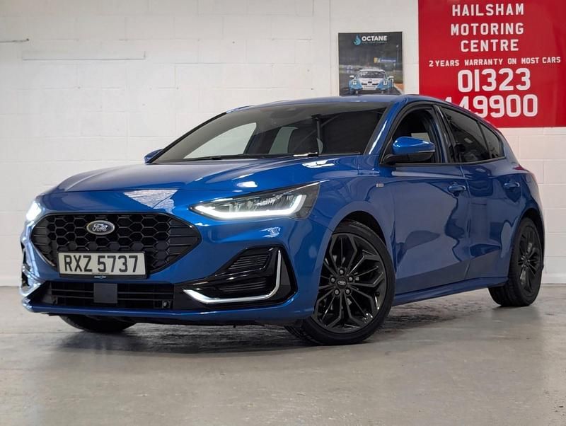 Used Ford Focus ST-Line 2022 Chrome blue Hatchback